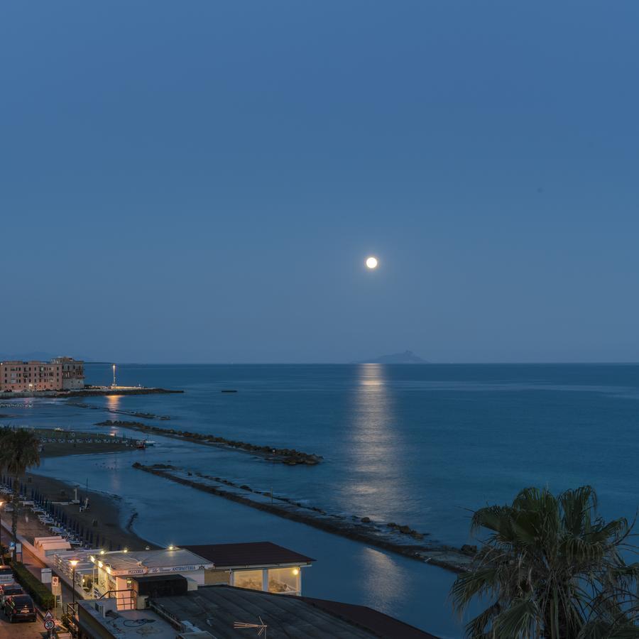 فندق ريفيرا آنسيو المظهر الخارجي الصورة